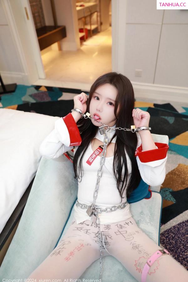   [XiuRen]高清写真图 2024.03.19 No.8258 小薯条nienie 美臀性感第3张图片